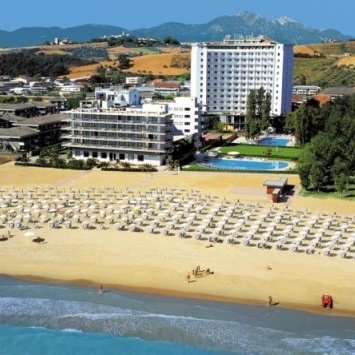 best-beachfront-hotels-in-italy-355